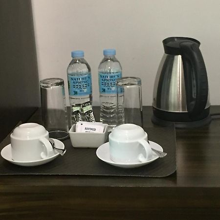 Top Star Hotel Oton Buitenkant foto