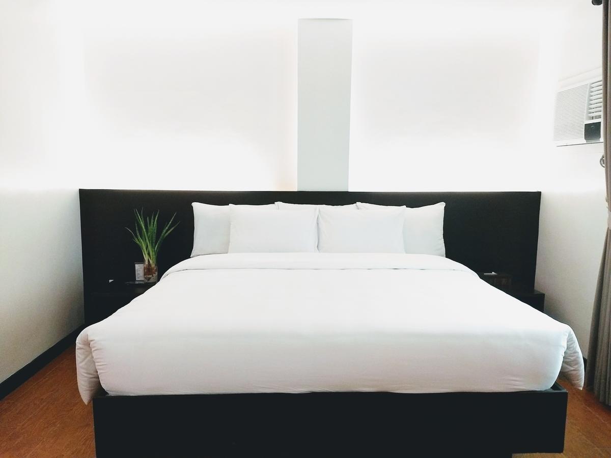 Top Star Hotel Oton Buitenkant foto